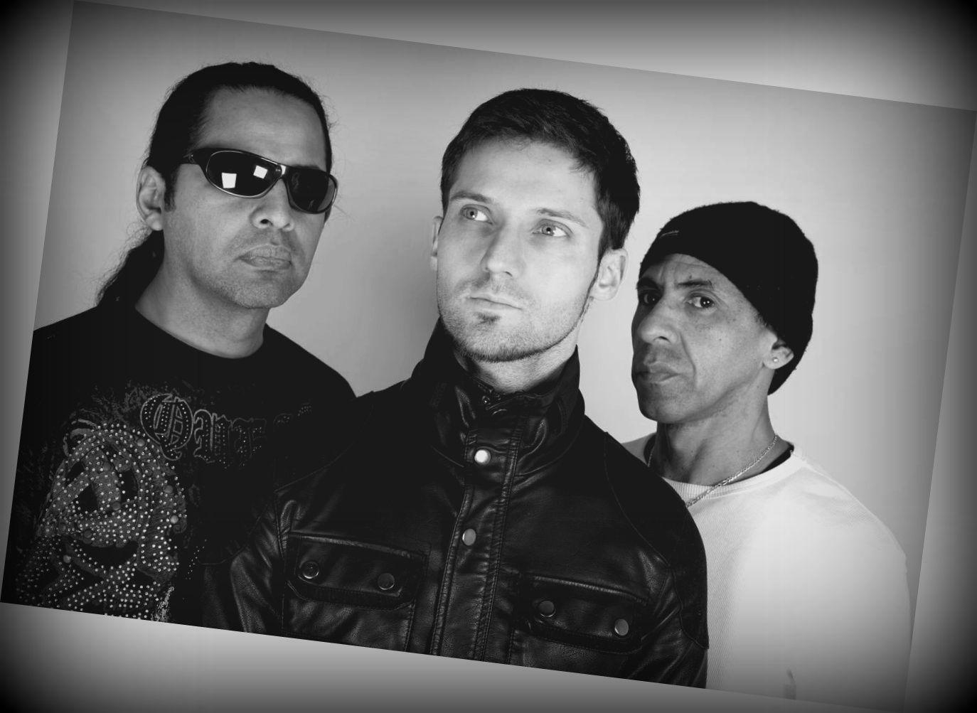piloto cinco 5 rock rockero band banda concert gig singer guitar Vladimir Cativo Spanish espanol entertainment Liverpool Manchester
